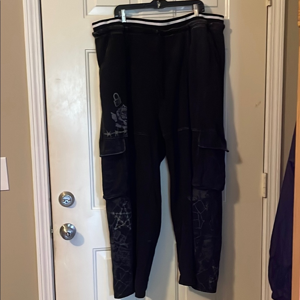 Black Skull & Barbed Wire Girls Wide Leg Lounge Pants Plus Size - Picture 2 of 7